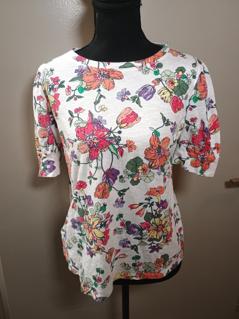 Liz Claiborne Floral Short Sleeve Top in White Size Small
